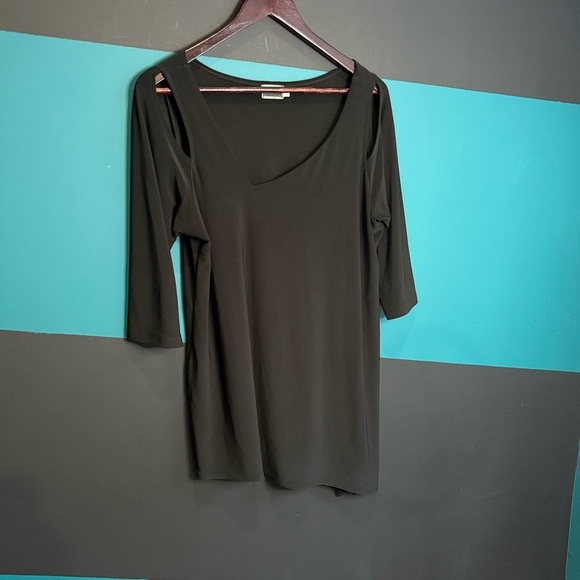 Sympli Black Asymmetrical Cutout Tunic Blouse - Picture 3 of 8